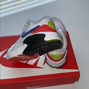 Nike size 5c air max excee